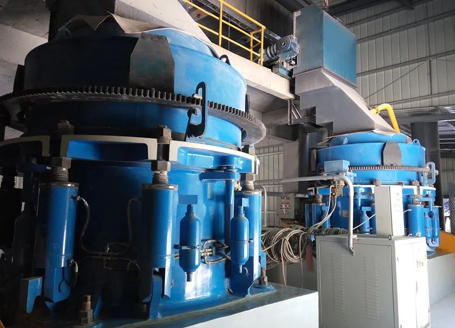 SMS系列多缸液壓圓錐破碎機，精品骨料生產(chǎn)線的理想選擇