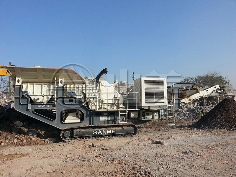 與傳統(tǒng)的固定式破碎機相比，移動破碎站有哪些特點？