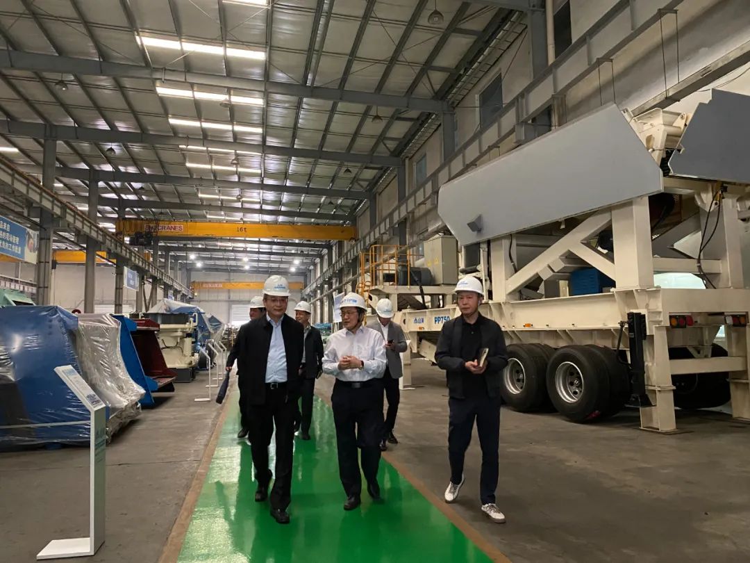 奉賢區(qū)人大常委會(huì)黨組書記、主任張培榮一行蒞臨上海山美股份開展“優(yōu)環(huán)境、穩(wěn)經(jīng)濟(jì)”大走訪大調(diào)研