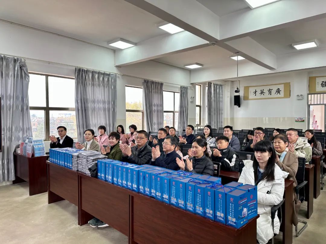 【用心呵護(hù)幼苗】楊安民董事長走進(jìn)中國砂石協(xié)會希望小學(xué) 以實際行動踐行企業(yè)社會責(zé)任