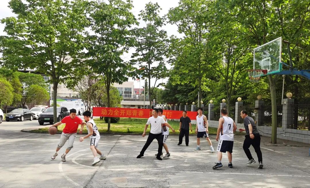 上海山美股份2025春季運(yùn)動(dòng)會(huì)火熱啟幕！拔河、籃球預(yù)賽燃情開戰(zhàn)