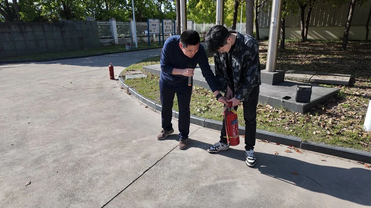 安全為基，溫情為帆——上海山美股份四月“暖企行動”側記